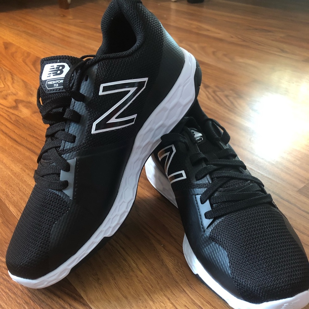 New Balance MX713V3 Womens size 8-4E